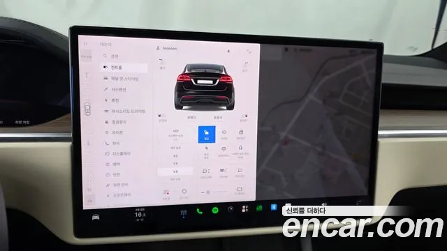 Tesla Model X — Фото автомобиля 28