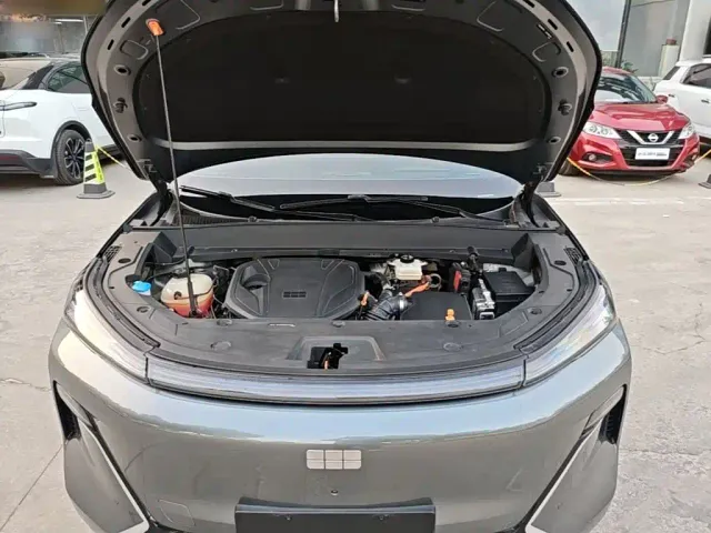 Geely Galaxy Starship 7 EM-i — Фото автомобиля 19