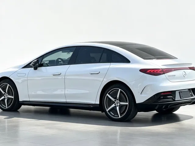 Mercedes-Benz EQE — Фото автомобиля 4