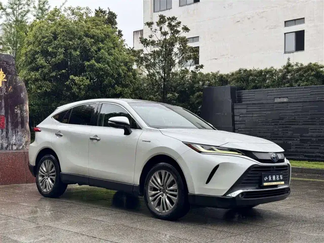 Toyota Harrier — Фото автомобиля 3