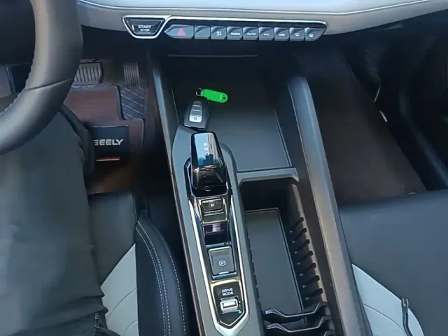 Geely Binrui — Фото автомобиля 13
