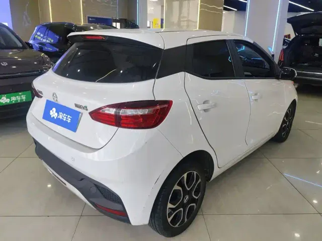 JMEV EV3 — Фото автомобиля 3