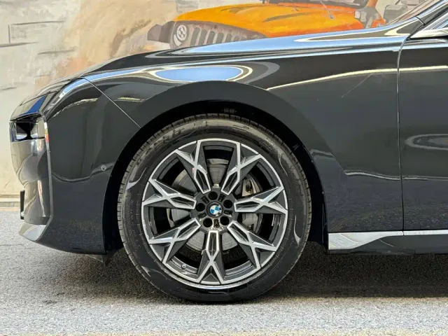 BMW 7 Series — Фото автомобиля 6