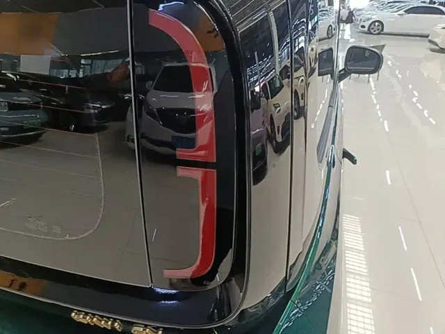 Baojun KiWi EV — Фото автомобиля 7