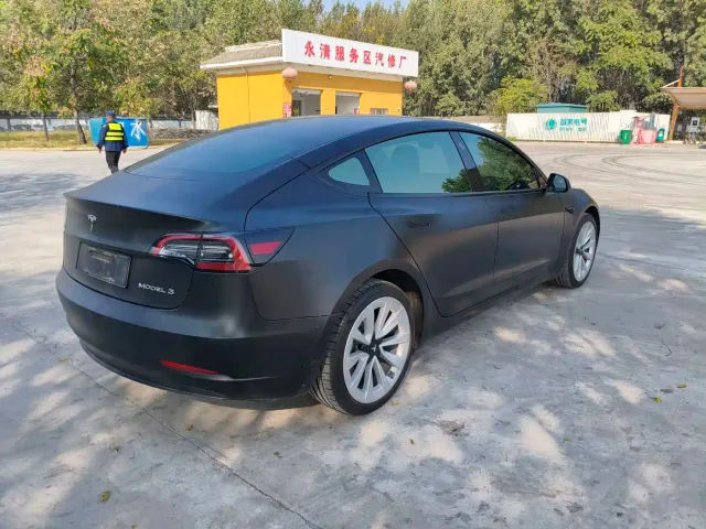 Tesla Model 3 — Фото автомобиля 7