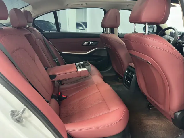 BMW 3 Series — Фото автомобиля 12