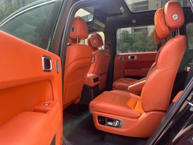 Li Auto L9 — Фото автомобиля 8
