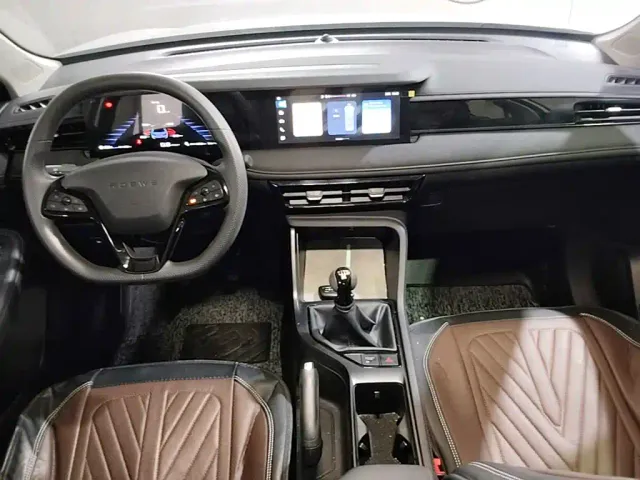 Roewe i5 — Фото автомобиля 9