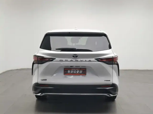 Toyota Granvia — Фото автомобиля 4