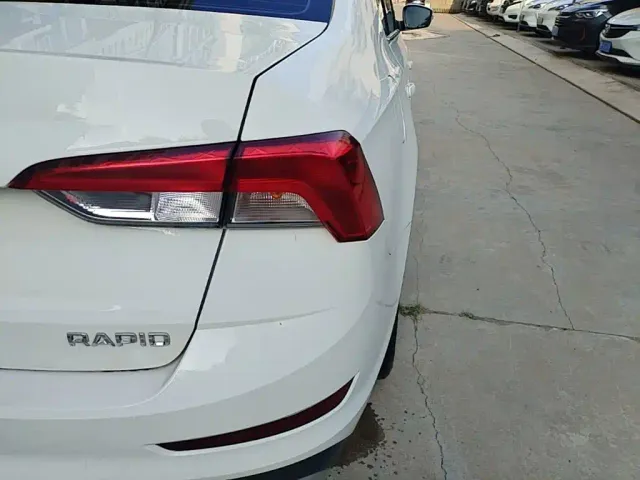 Skoda Rapid — Фото автомобиля 7