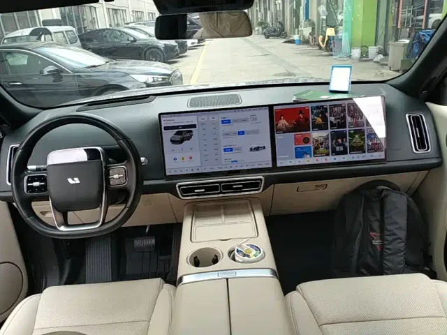 Li Auto L9 — Фото автомобиля 9