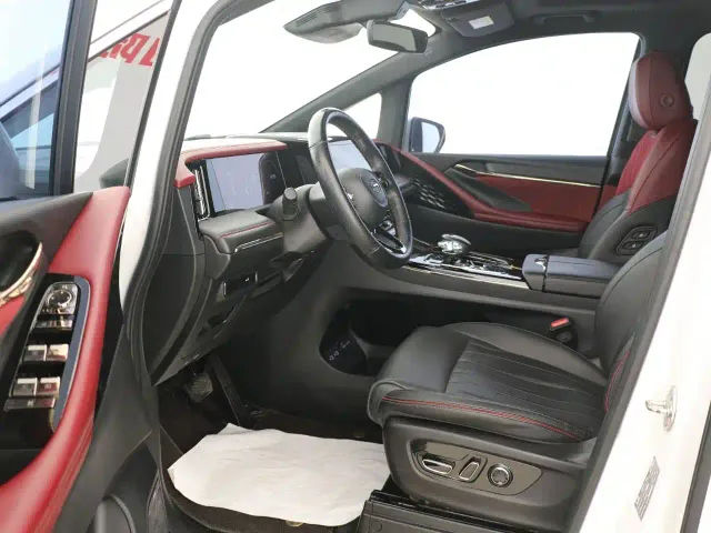 GAC Trumpchi M8 — Фото автомобиля 10