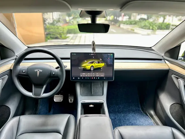 Tesla Model Y — Фото автомобиля 8