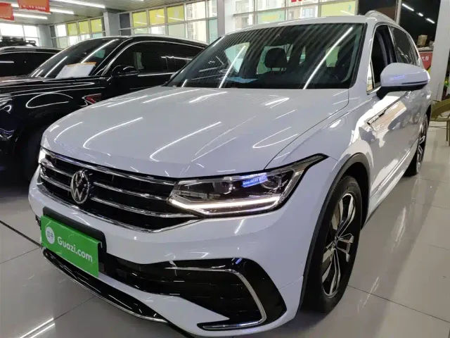 Фотография автомобиля — Volkswagen Tiguan L