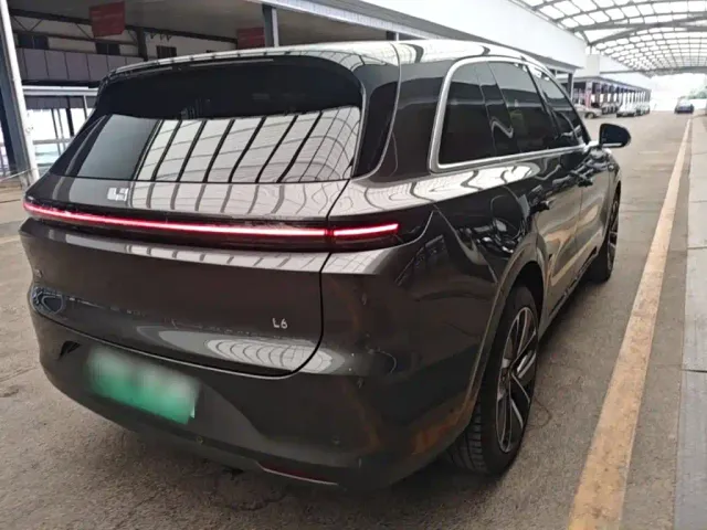 Li Auto L6 — Фото автомобиля 6