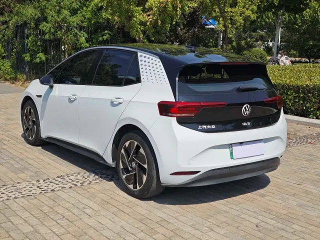 Volkswagen ID.3 — Фото автомобиля 9