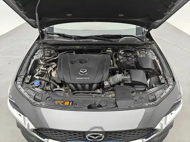 Mazda Axela — Фото автомобиля 13