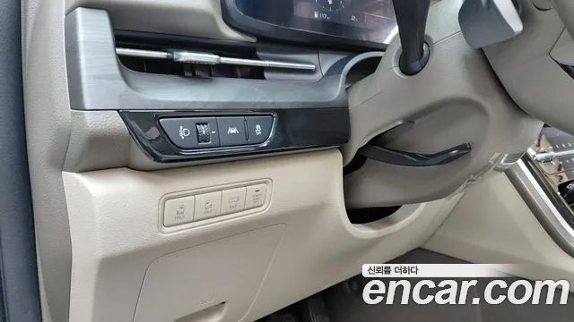 Kia Carnival Generation 4 — Фото автомобиля 21