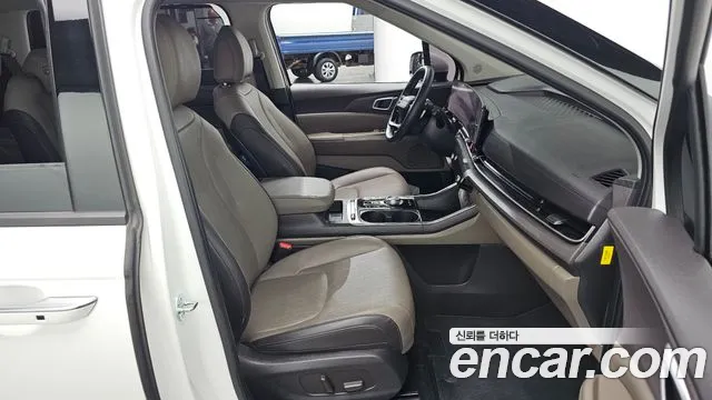 Kia Carnival — Фото автомобиля 10