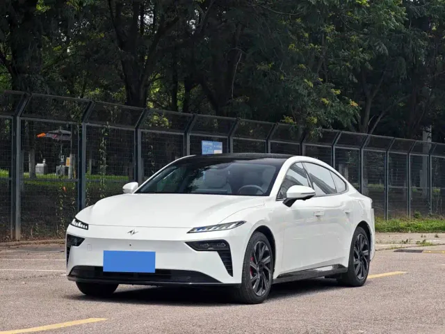 Фотография автомобиля — Dongfeng eπ 007