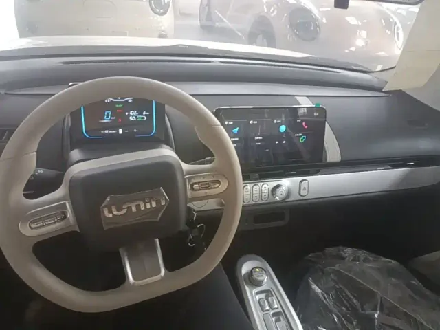 Changan Lumin — Фото автомобиля 9
