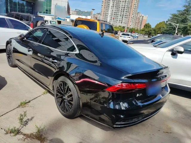 Audi A7L — Фото автомобиля 4