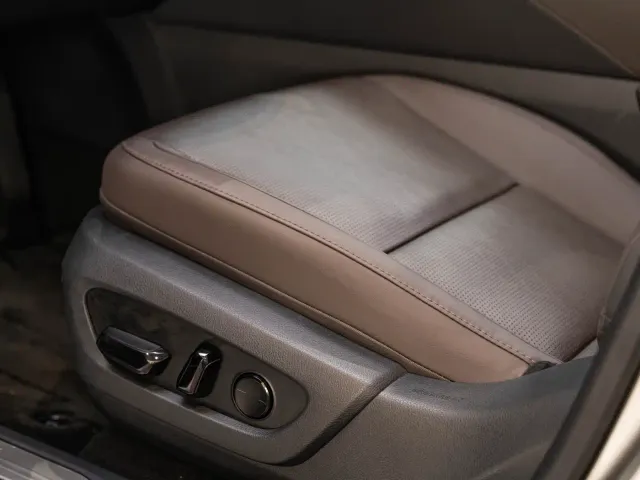 Lexus RX — Фото автомобиля 19