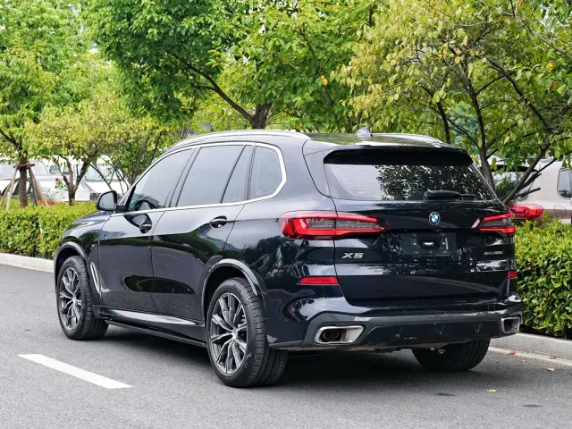 BMW X5 — Фото автомобиля 4