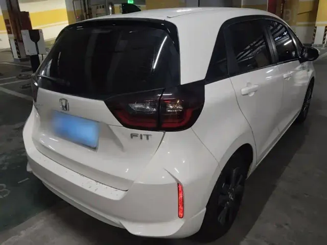 Honda Fit — Фото автомобиля 6