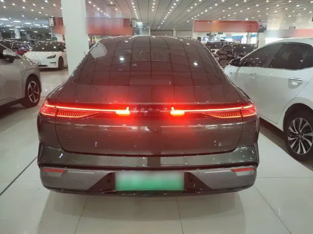 Geely Galaxy Xingyao 8 — Фото автомобиля 3