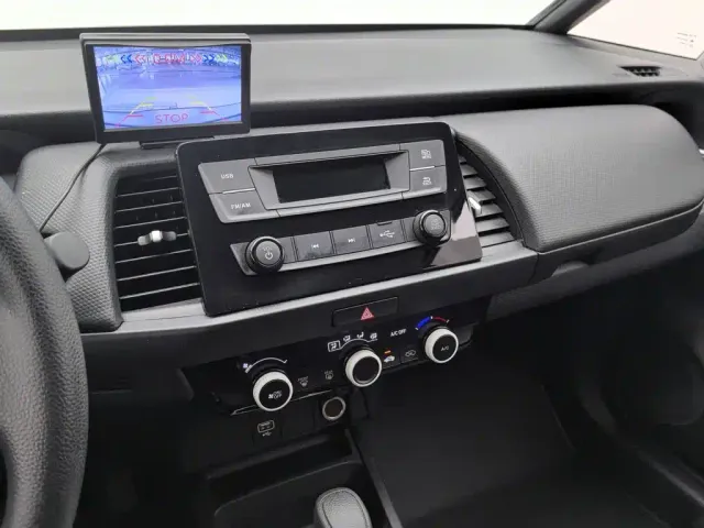 Honda Fit — Фото автомобиля 12