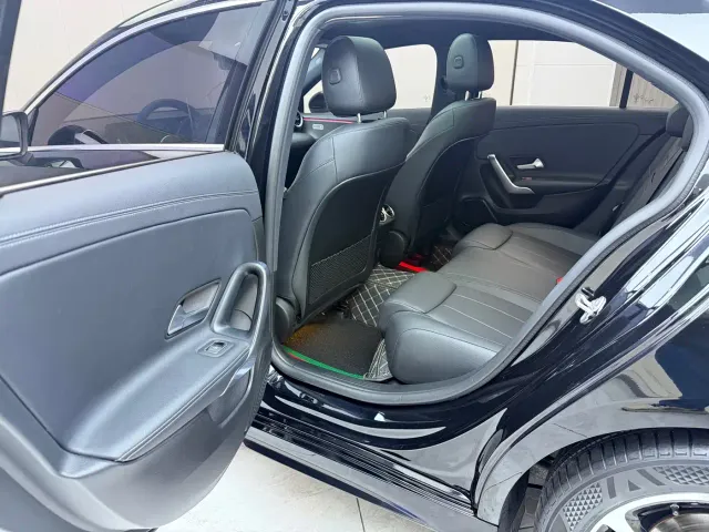 Mercedes-Benz A-Class — Фото автомобиля 15