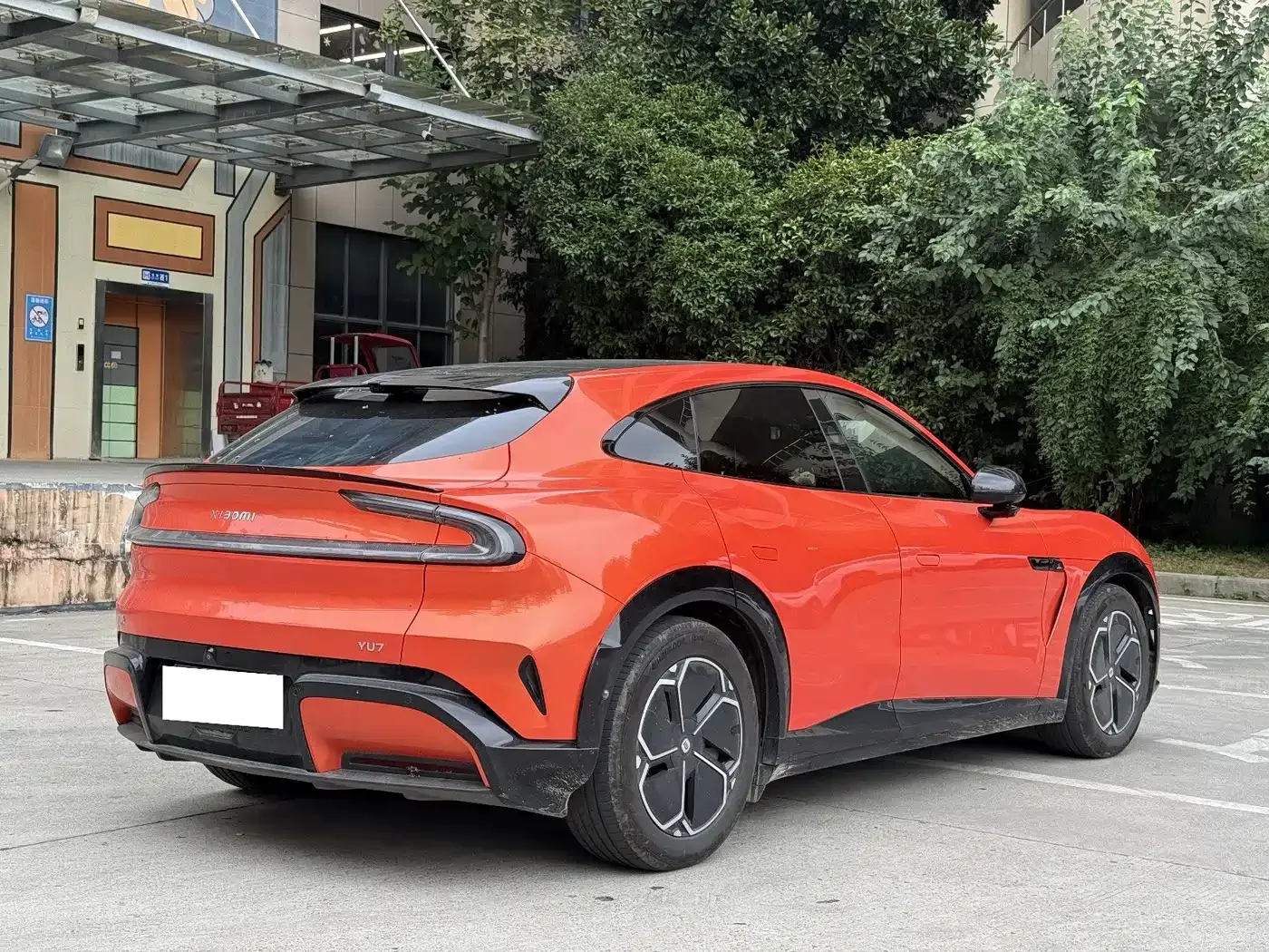 Xiaomi Auto Xiaomi YU7 2025 Extended Range AWD Pro — Фото автомобиля 4