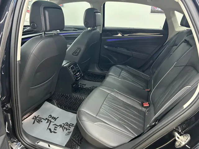 Volkswagen Passat — Фото автомобиля 9