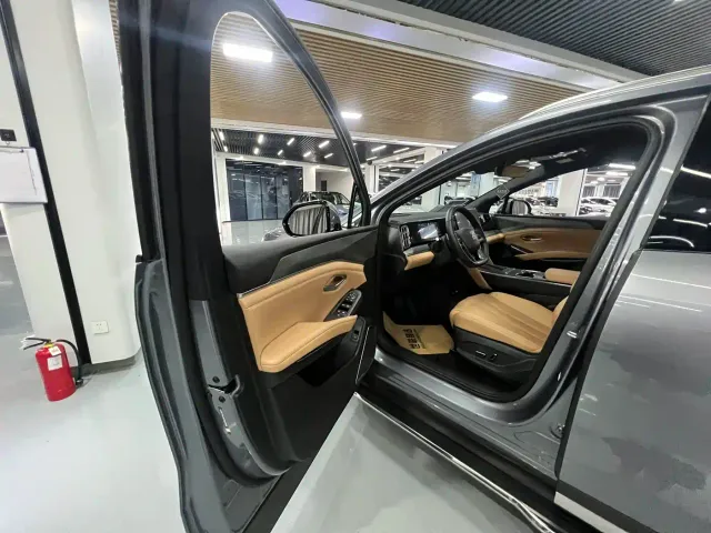 BYD Song L DM-i — Фото автомобиля 11