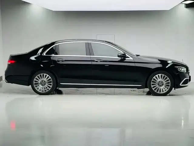 Mercedes-Benz E-Class — Фото автомобиля 10