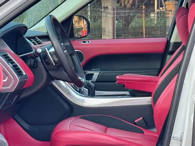 Land Rover Range Rover Sport — Фото автомобиля 11