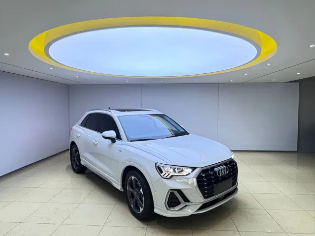 Audi Q3 — Фото автомобиля 3