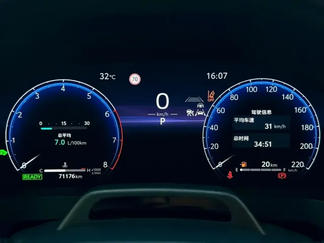 Toyota Alphard — Фото автомобиля 8