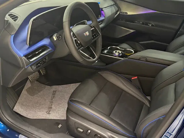 Cadillac GT4 — Фото автомобиля 4