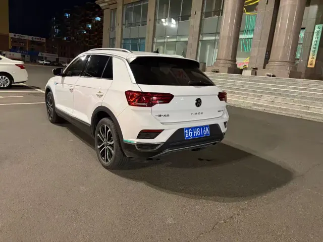Volkswagen T-Roc — Фото автомобиля 4