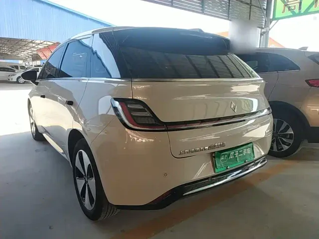 Baojun Cloud — Фото автомобиля 4