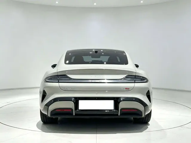 Xiaomi SU7 — Фото автомобиля 11