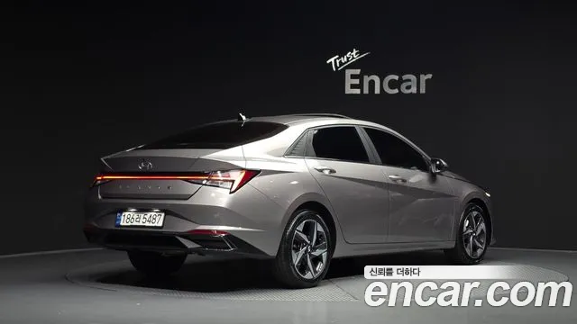Hyundai Avante CN7 — Фото автомобиля 2