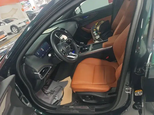 Jaguar XEL — Фото автомобиля 14
