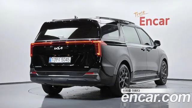 Kia Carnival — Фото автомобиля 2