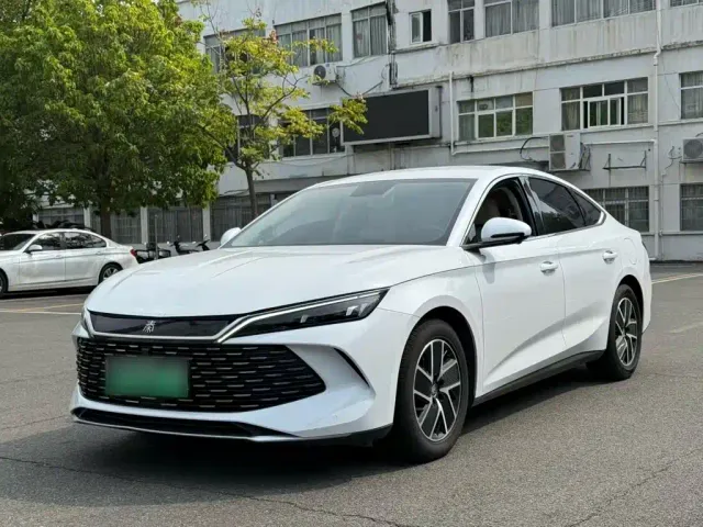 Фотография автомобиля — BYD Qin L