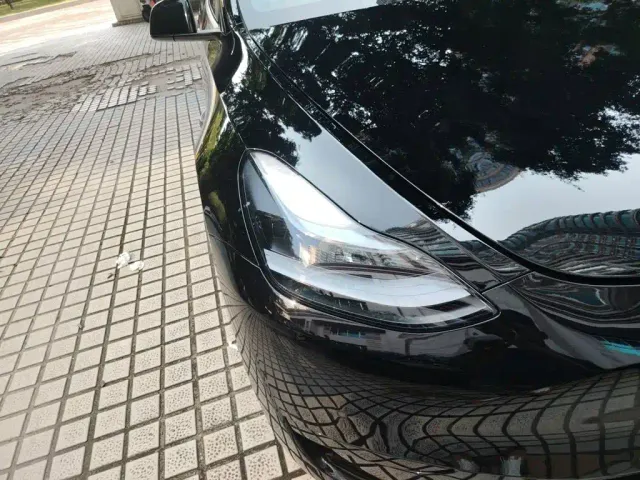 Tesla Model Y — Фото автомобиля 7