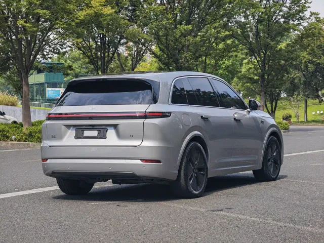 Li Auto L7 — Фото автомобиля 4