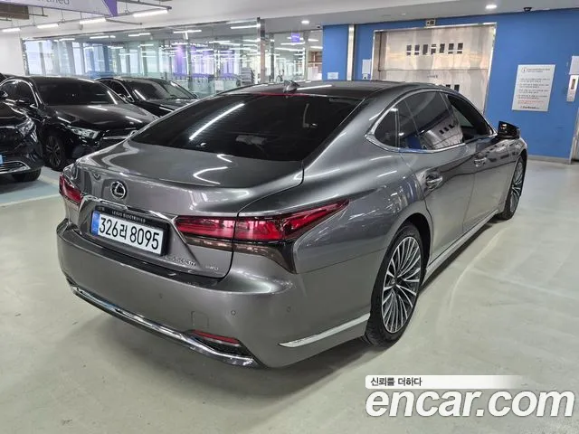 Lexus LS LS500h 5th Gen — Фото автомобиля 4